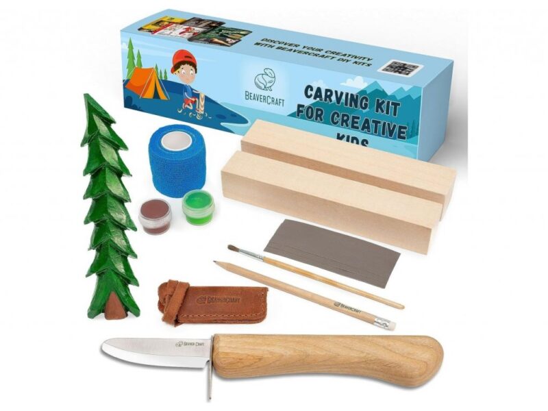 Dárková vyřezávací sada BeaverCraft DIY08 Smrk- Spruce Tree Carving Kit